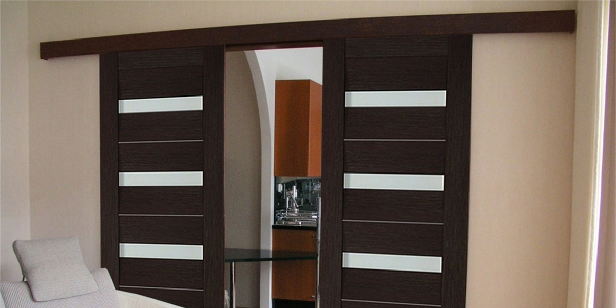 Розсувні двері із замком