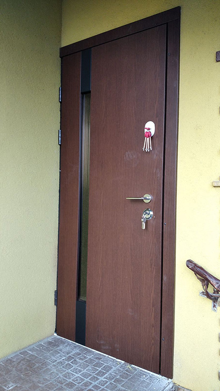 Двери по бренду